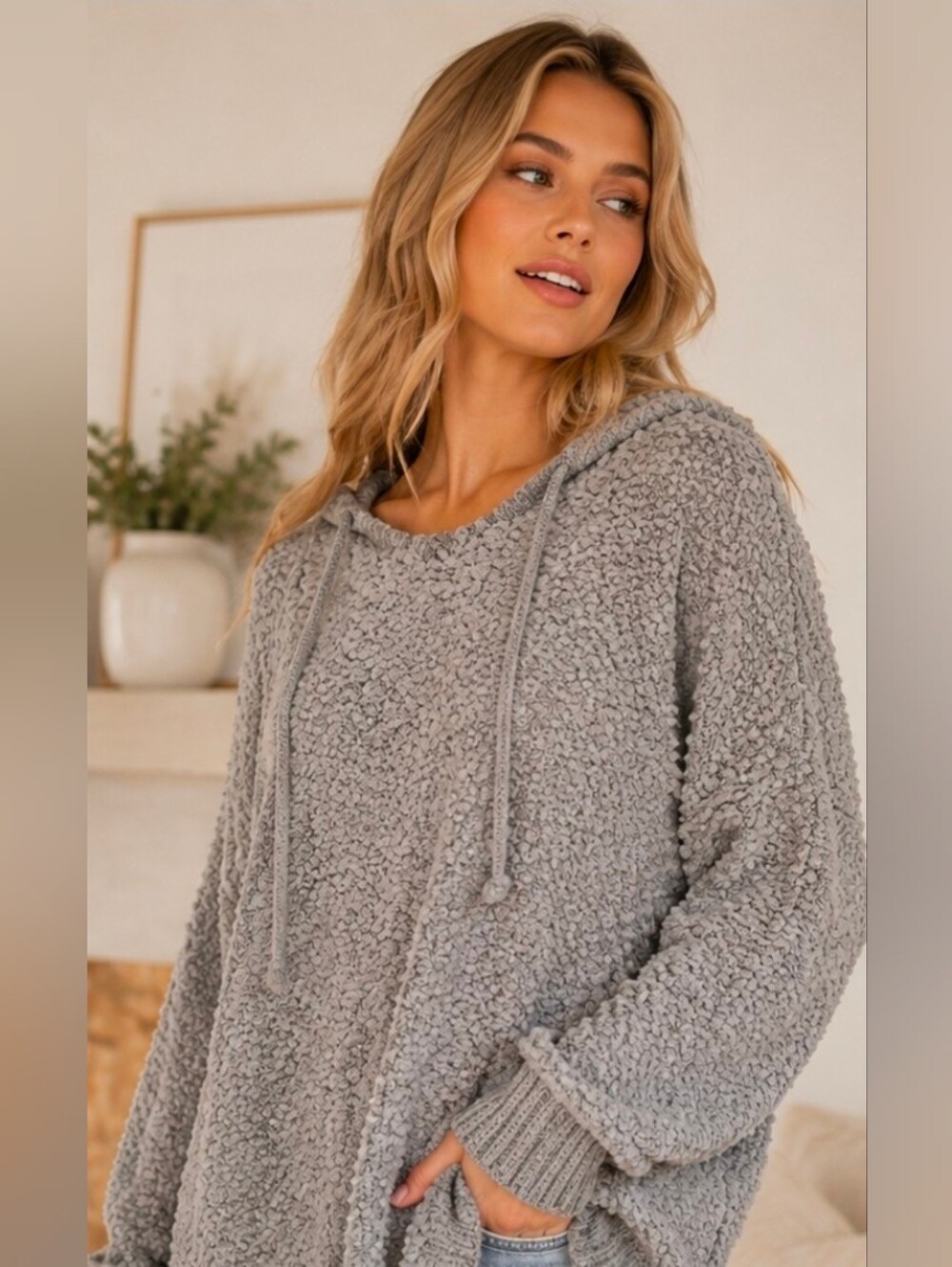Miracle USA Boutique Popcorn Oversized Sweater w/ Hoodie. Light Gray. Size M/L